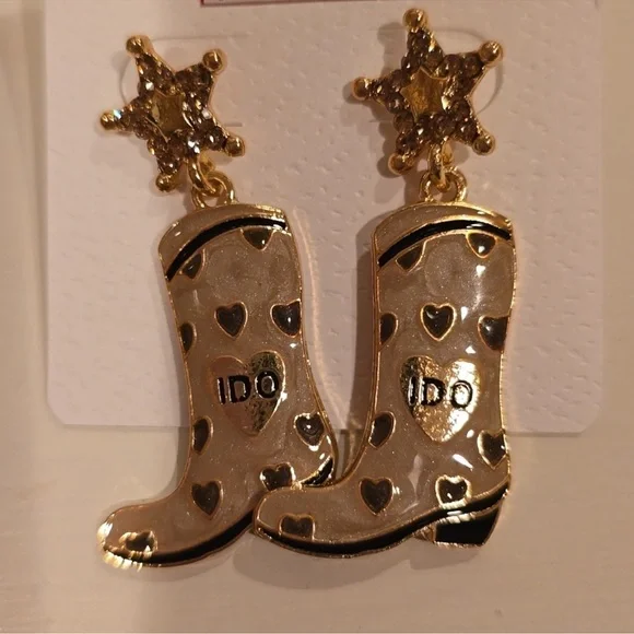 Cowboy Jewelry Set - Earrings With Keycharm. NEW. - Picture 7 of 9